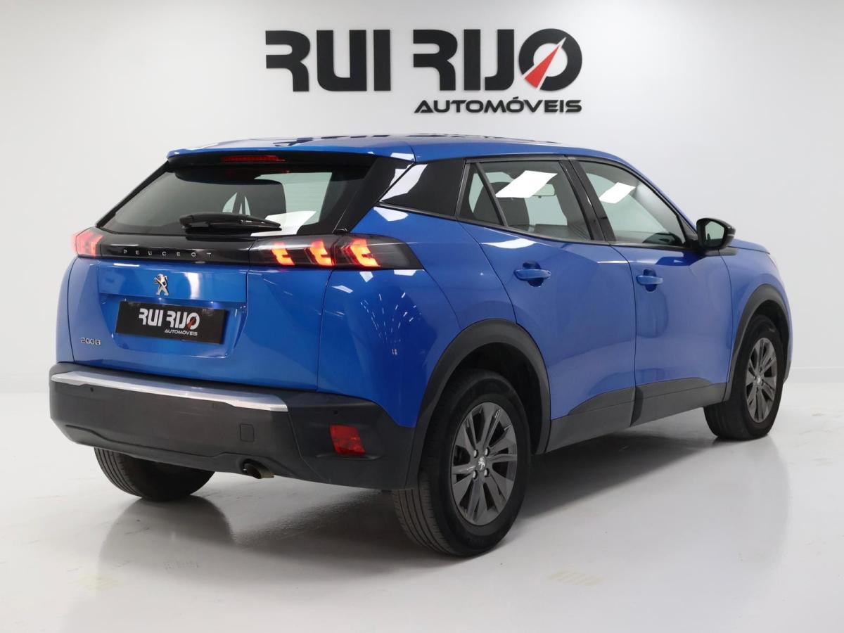 peugeot-2008-2023-gasolina-1199cc