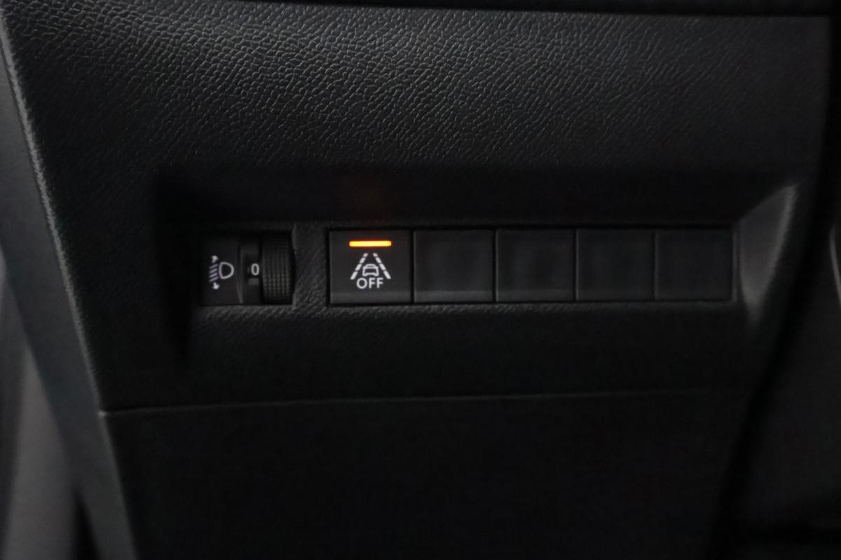peugeot-2008-2022-gasolina-1199cc