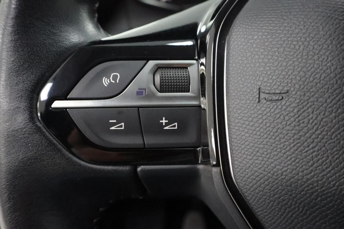 peugeot-2008-2022-gasolina-1199cc