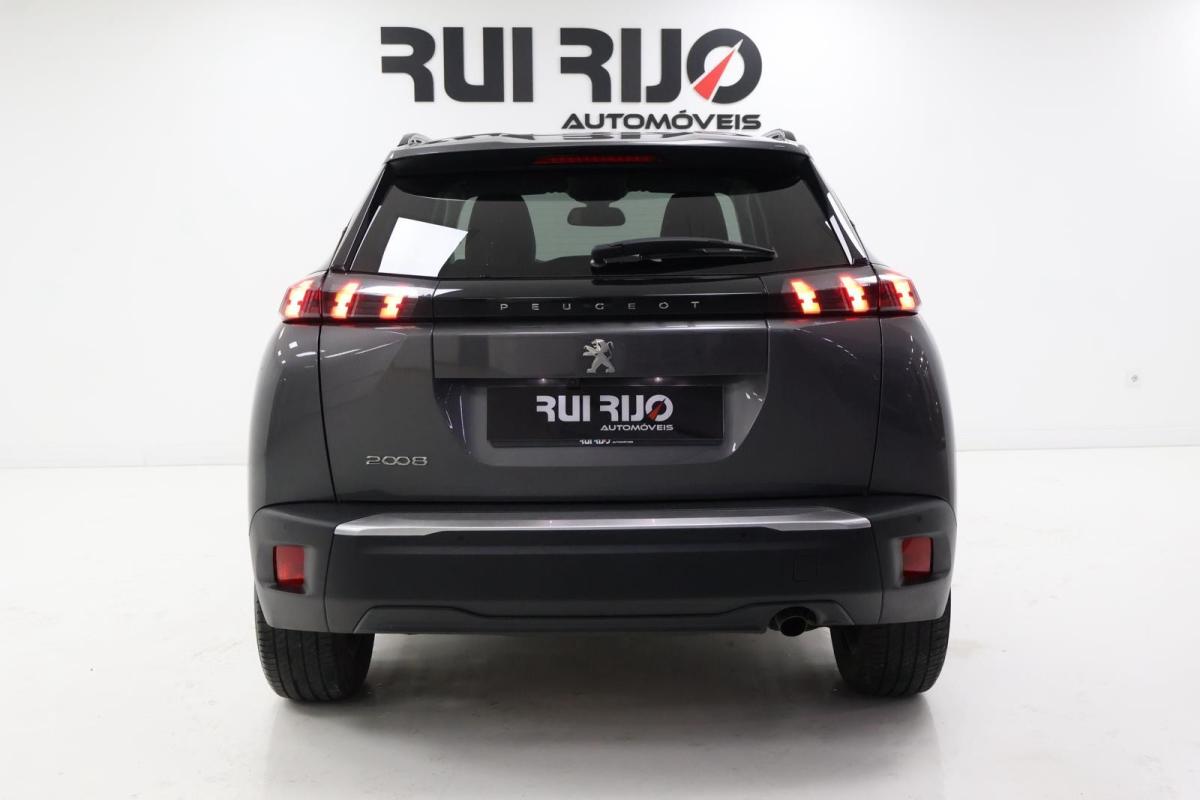 peugeot-2008-2022-gasolina-1199cc