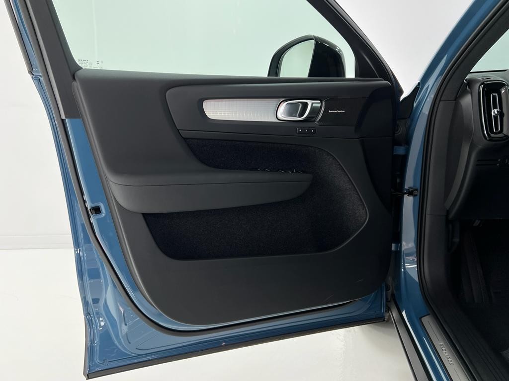 volvo-xc40-2023-hibrido-a-gasolina-1477cc