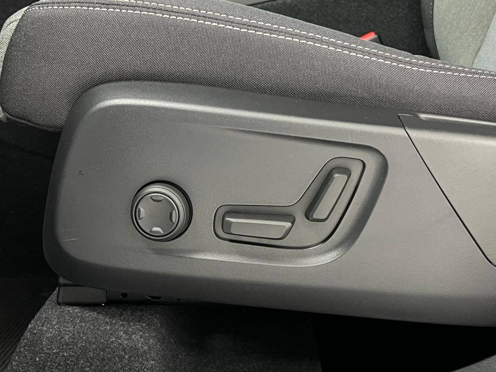 volvo-xc40-2023-hibrido-a-gasolina-1477cc
