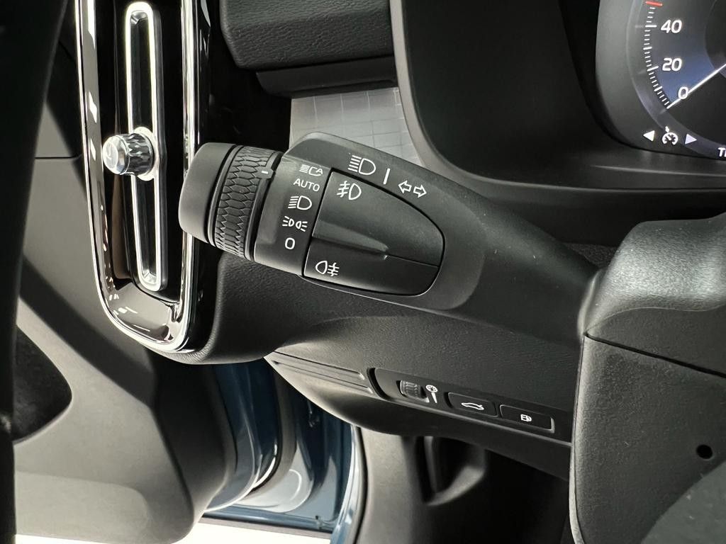 volvo-xc40-2023-hibrido-a-gasolina-1477cc