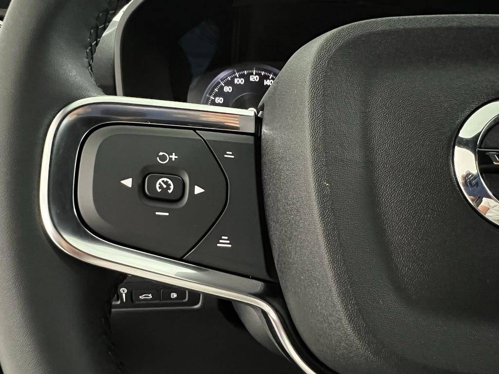 volvo-xc40-2023-hibrido-a-gasolina-1477cc