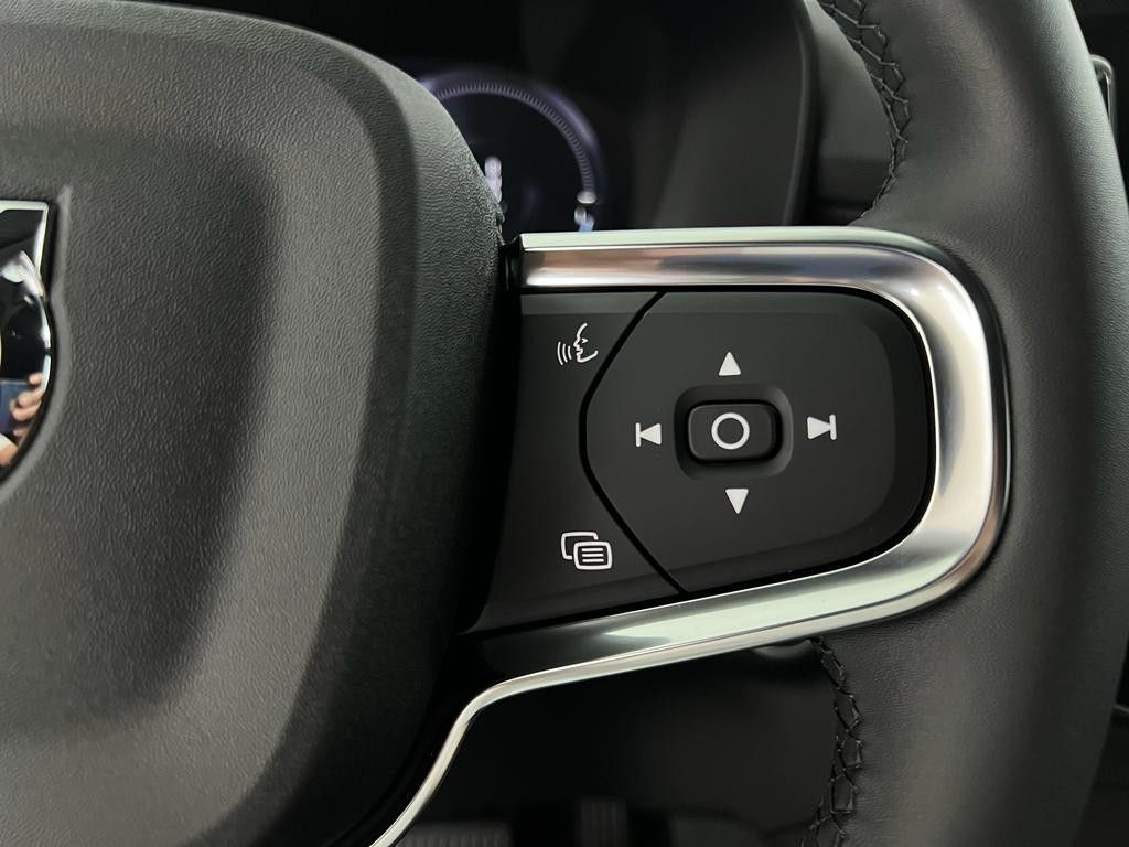 volvo-xc40-2023-hibrido-a-gasolina-1477cc