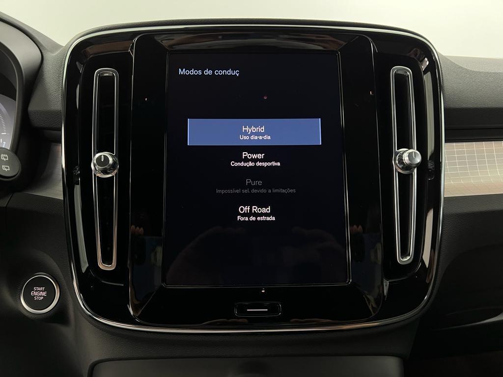 volvo-xc40-2023-hibrido-a-gasolina-1477cc