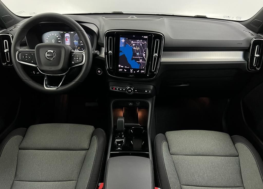 volvo-xc40-2023-hibrido-a-gasolina-1477cc