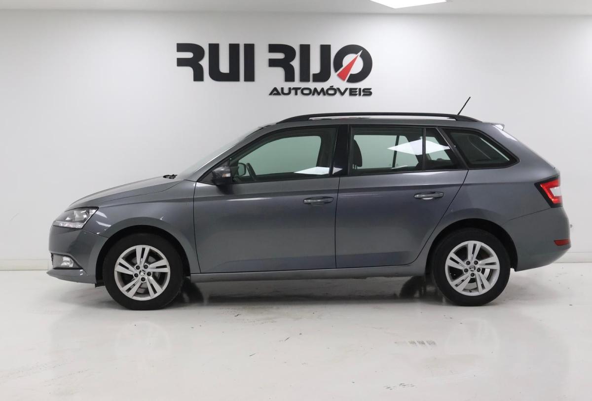 skoda-fabia-break-2022-gasolina-999cc