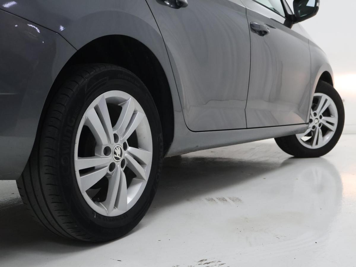 skoda-fabia-break-2022-gasolina-999cc