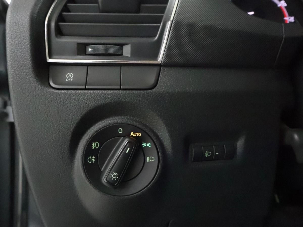 skoda-fabia-break-2022-gasolina-999cc