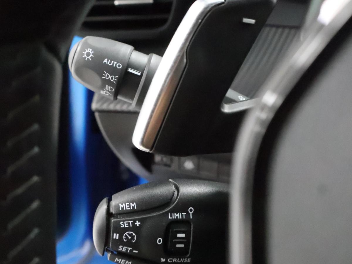 peugeot-208-2023-gasolina-1199cc