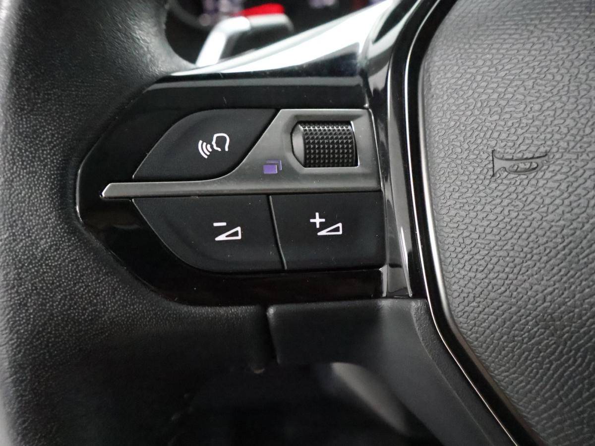 peugeot-208-2023-gasolina-1199cc
