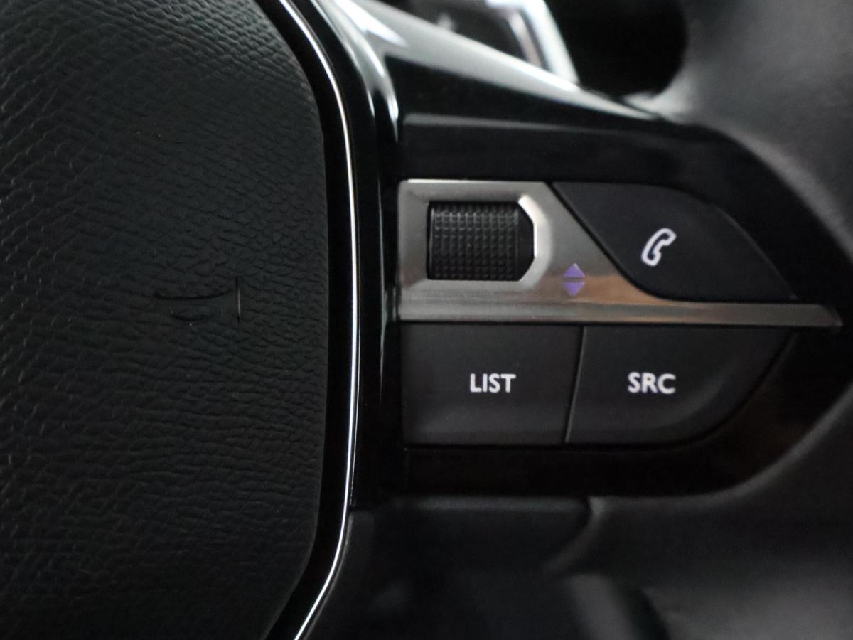 peugeot-208-2023-gasolina-1199cc