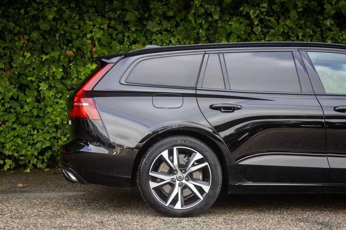 volvo-v60-2021-hibrido-1969cc