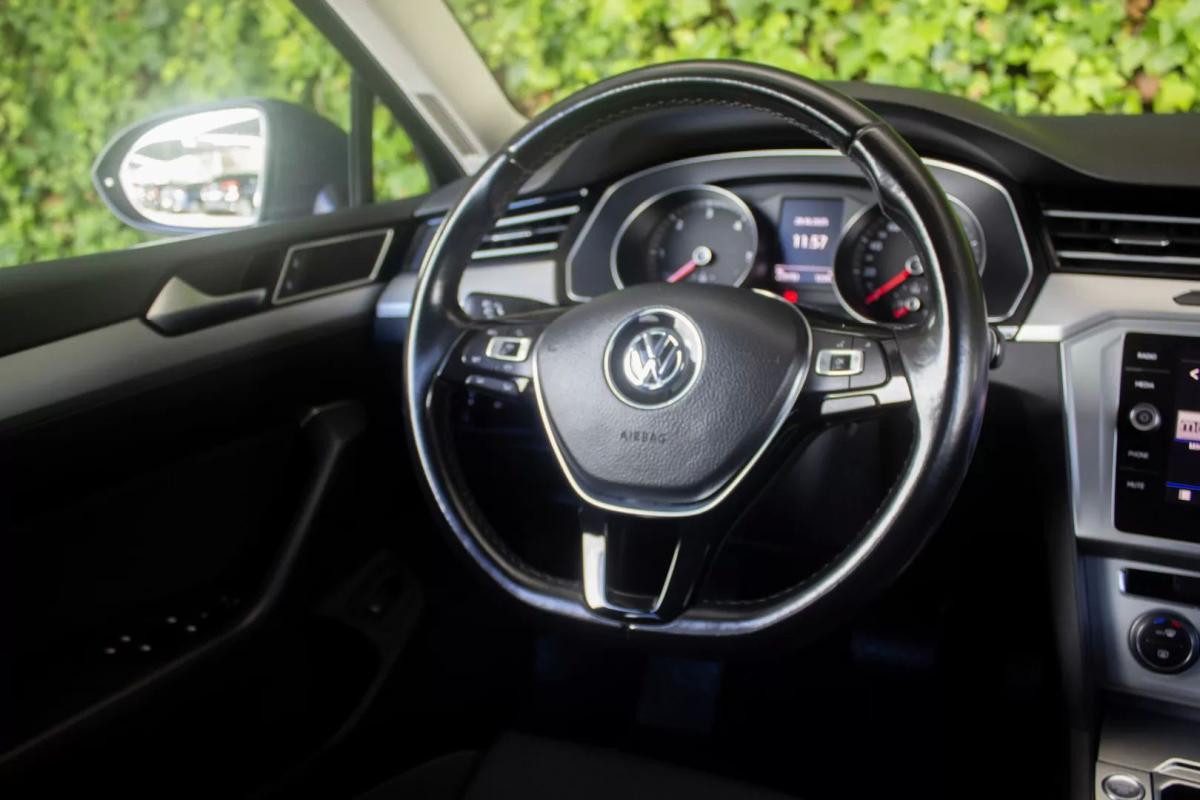 volkswagen-passat-variant-2024-diesel-1968cc