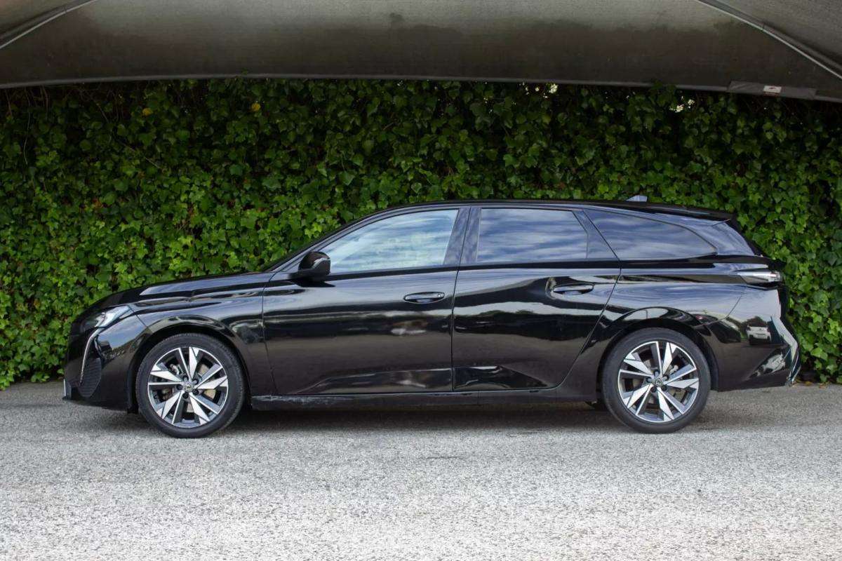 peugeot-308-sw-2022-diesel-1499cc