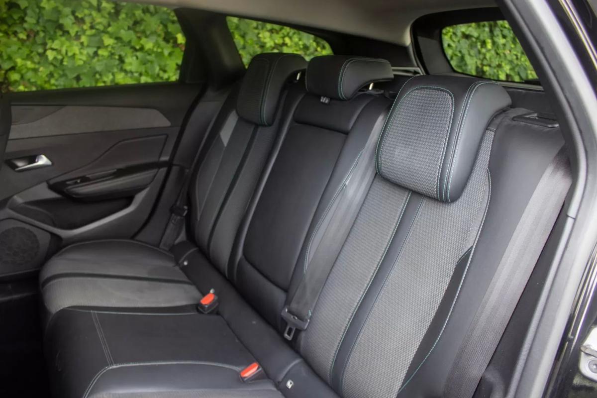 peugeot-308-sw-2022-diesel-1499cc