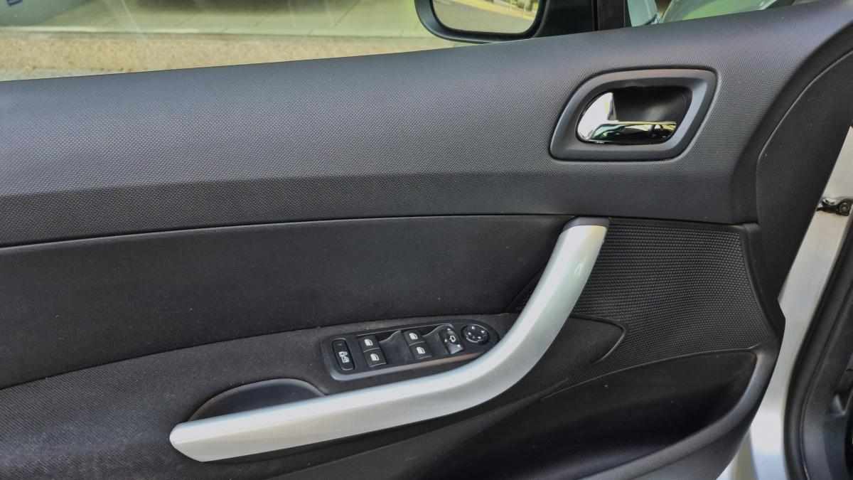 peugeot-308-1-6-e-hdi-fap-2013-diesel-1560cc