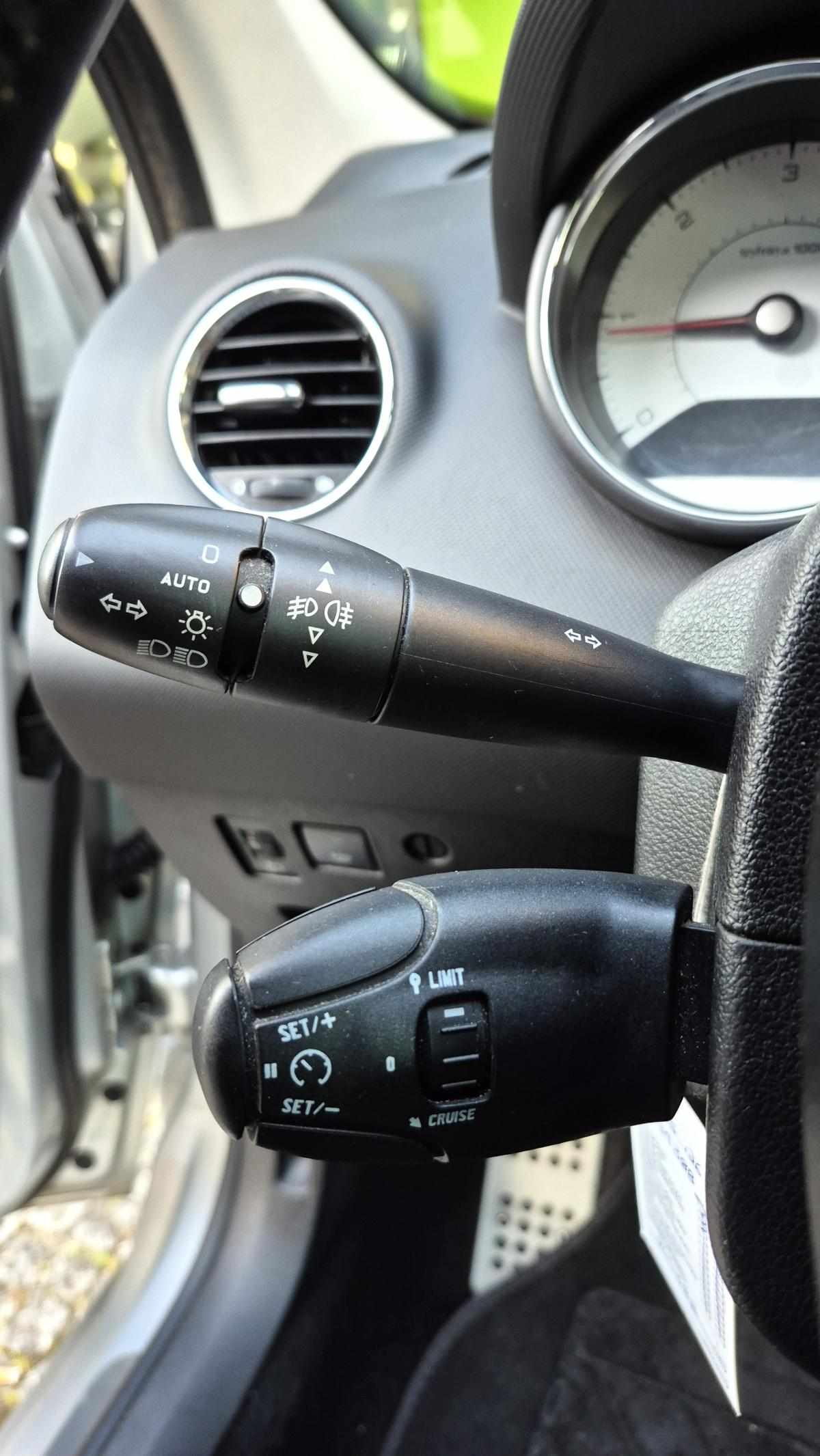 peugeot-308-1-6-e-hdi-fap-2013-diesel-1560cc
