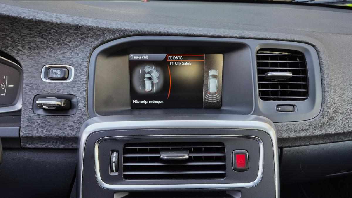 volvo-v60-1-6-d2-2013-diesel-1560cc