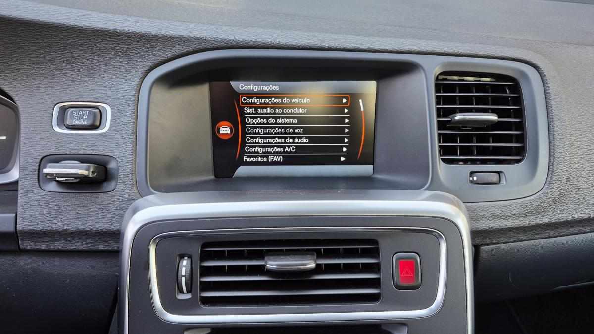 volvo-v60-1-6-d2-2013-diesel-1560cc