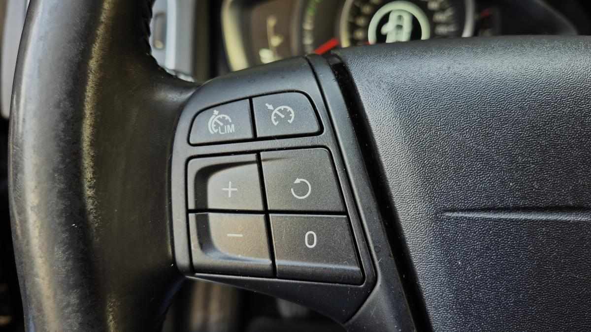 volvo-v60-1-6-d2-2013-diesel-1560cc