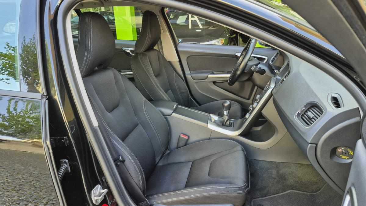 volvo-v60-1-6-d2-2013-diesel-1560cc