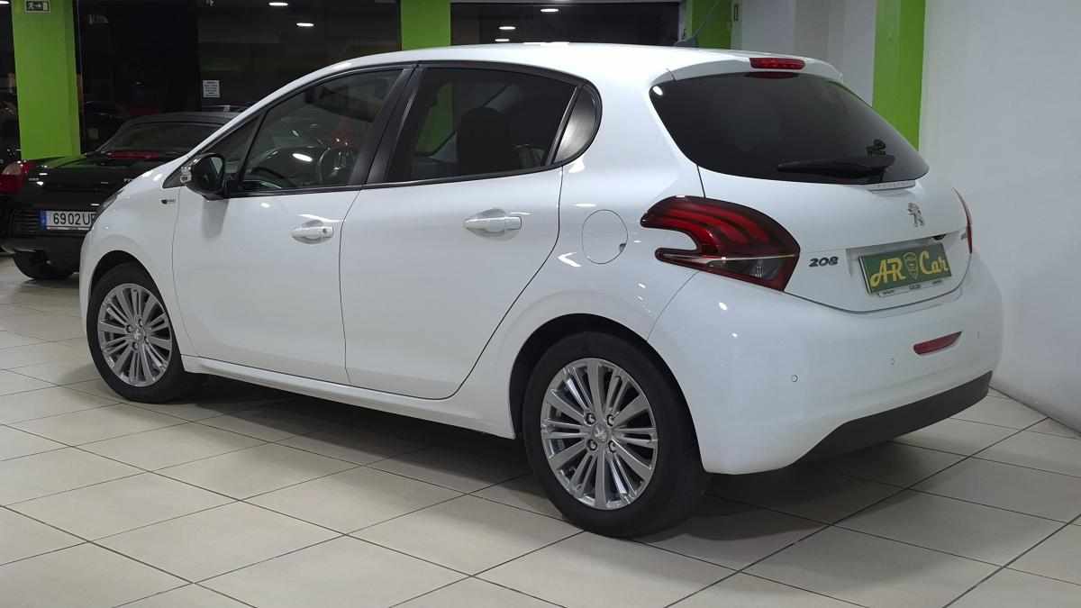 peugeot-208-1-2-vti-2017-gasolina-1199cc