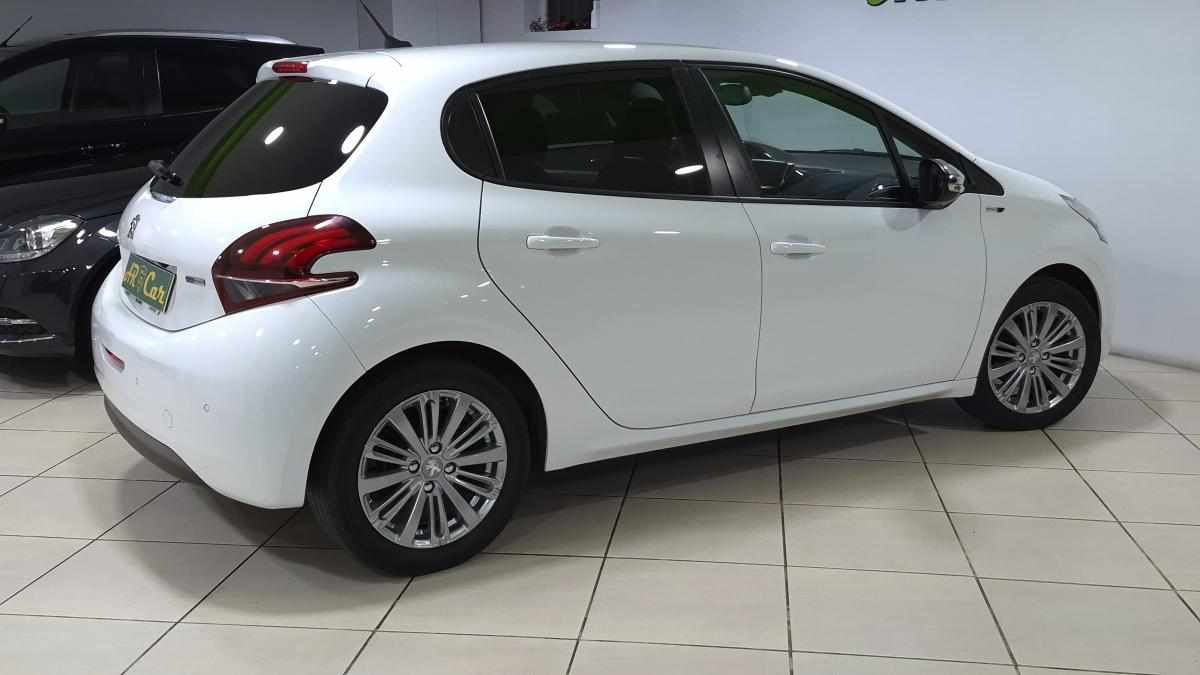 peugeot-208-1-2-vti-2017-gasolina-1199cc