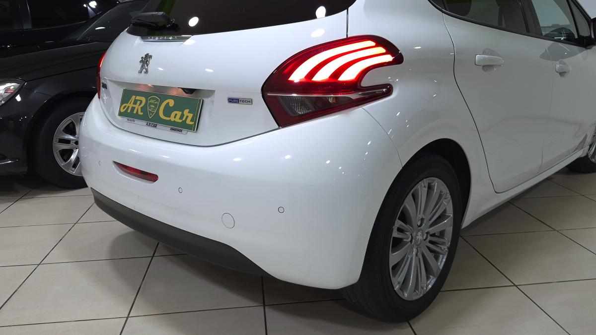 peugeot-208-1-2-vti-2017-gasolina-1199cc