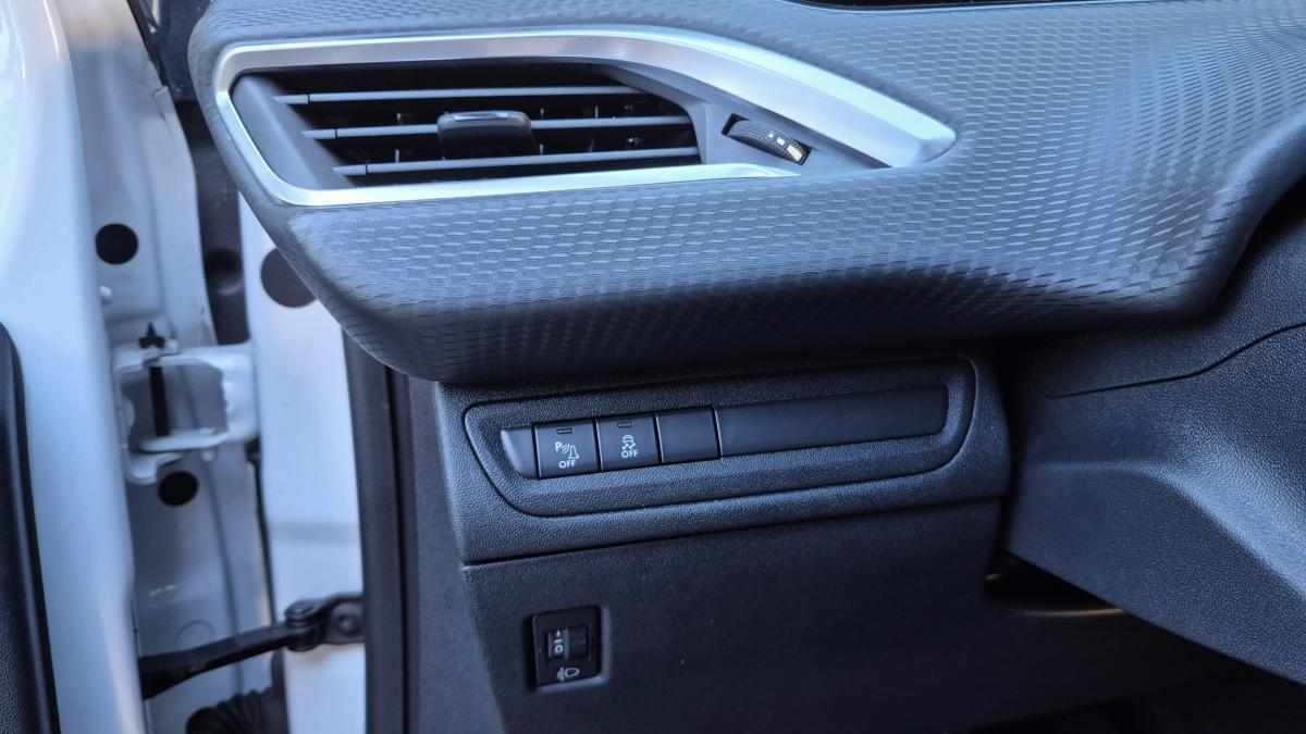 peugeot-208-1-2-vti-2017-gasolina-1199cc