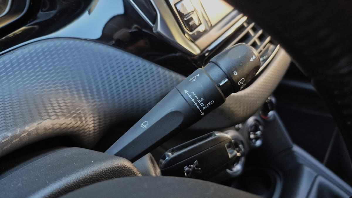 peugeot-208-1-2-vti-2017-gasolina-1199cc