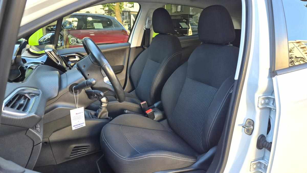 peugeot-208-1-2-vti-2017-gasolina-1199cc