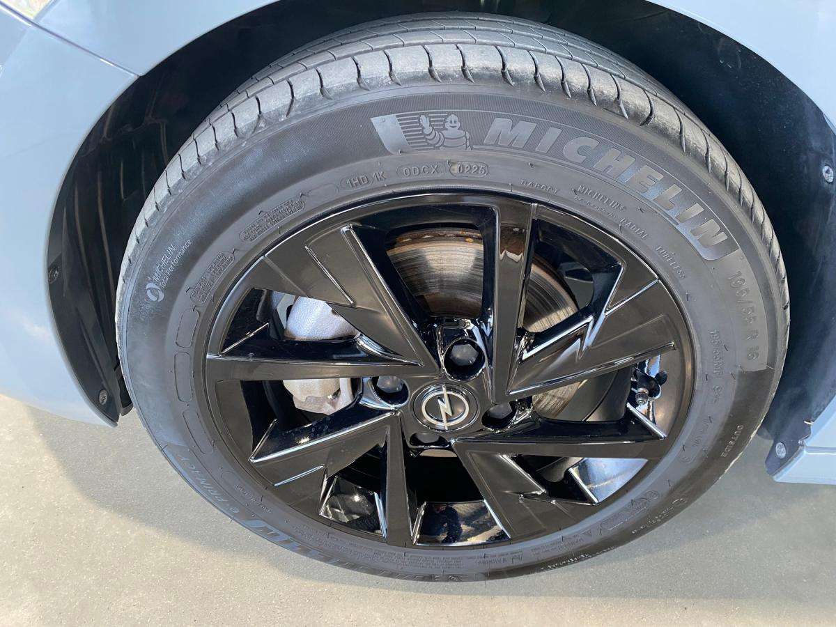 opel-corsa-2025-gasolina-1199cc