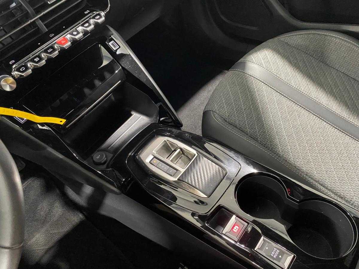 peugeot-2008-2024-gasolina-1199cc