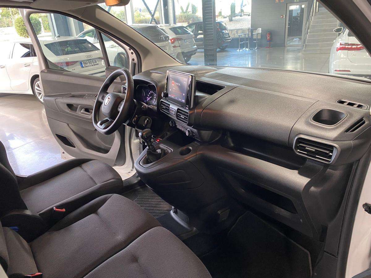 fiat-doblo-2023-diesel-1499cc
