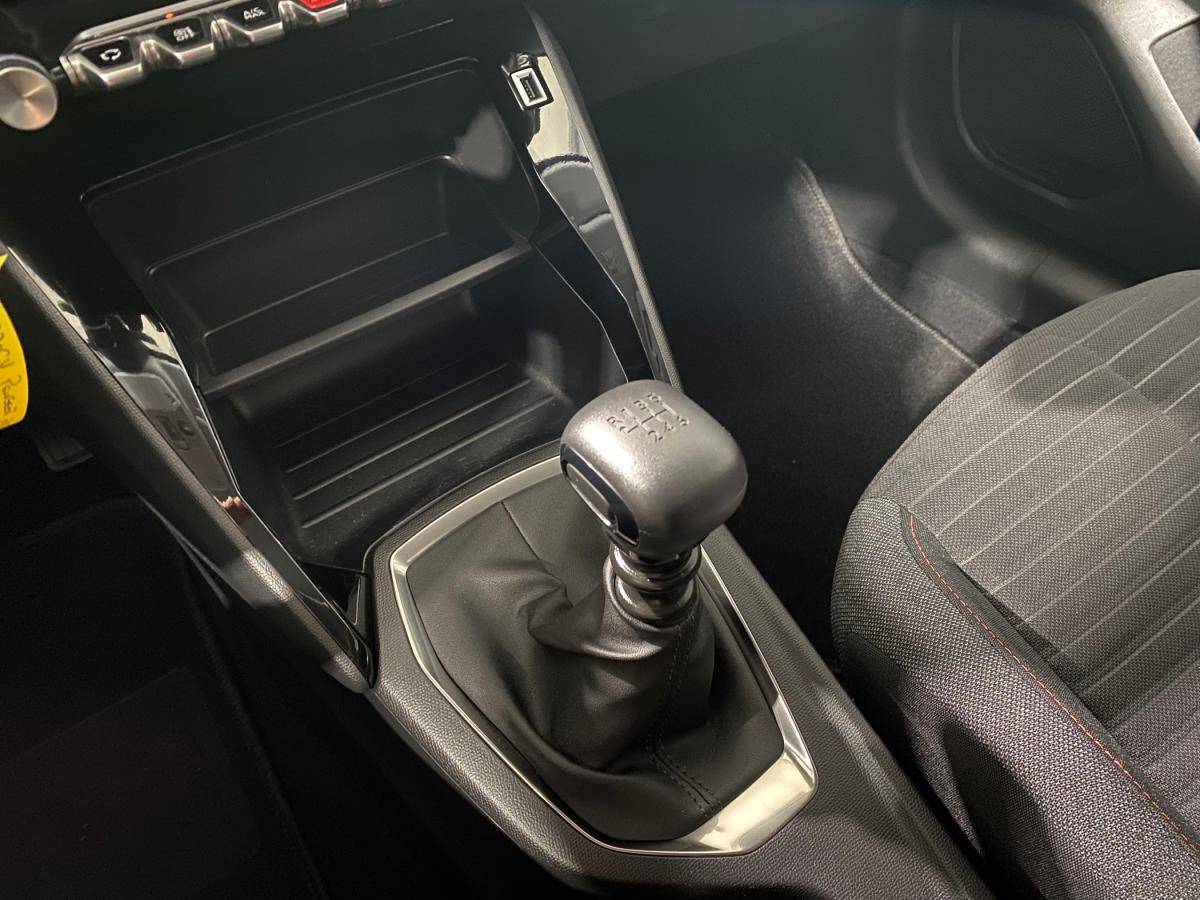 peugeot-208-2023-gasolina-1199cc