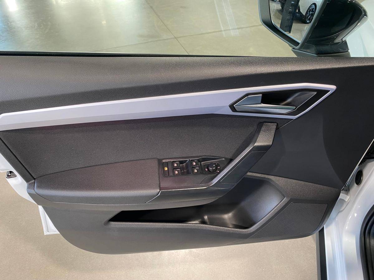 seat-arona-2024-gasolina-999cc