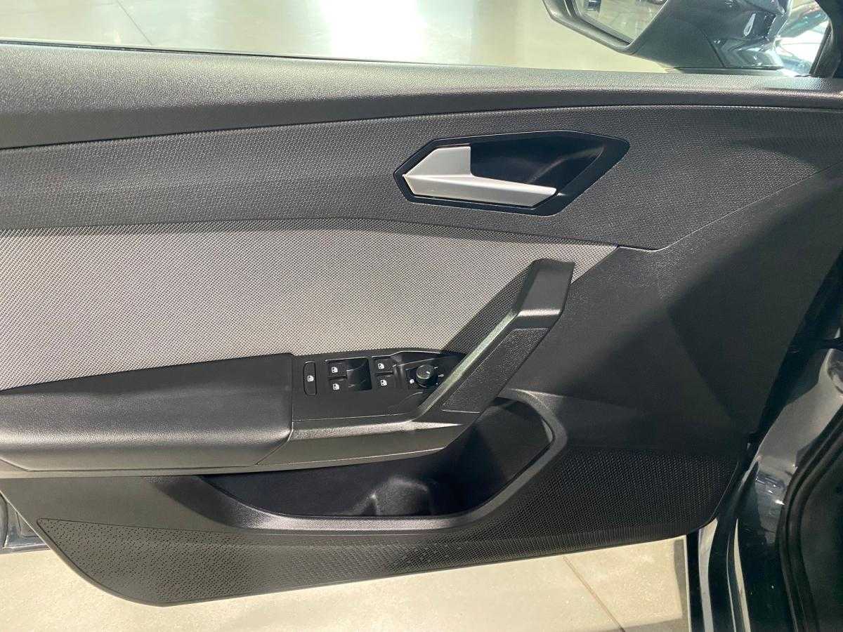 seat-leon-st-2023-gasolina-999cc