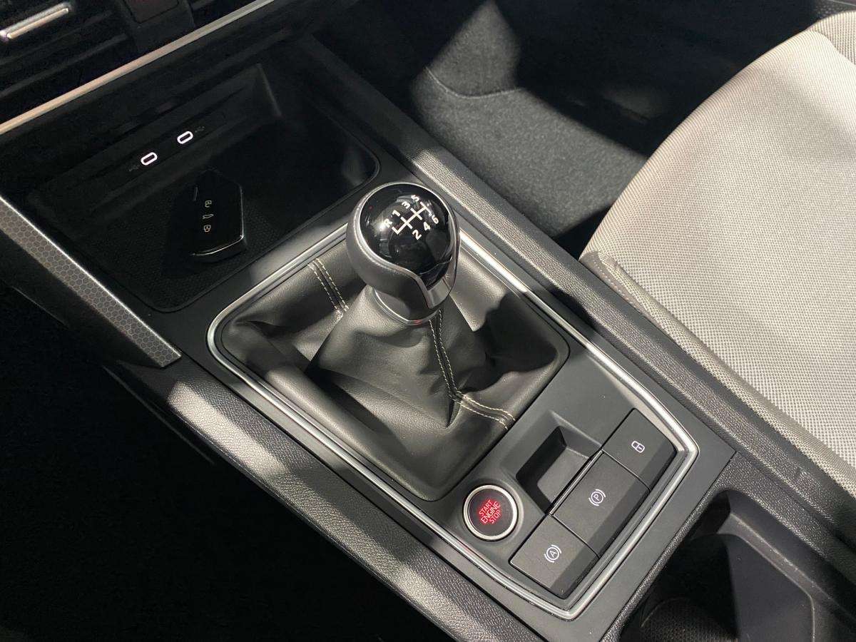 seat-leon-st-2023-gasolina-999cc