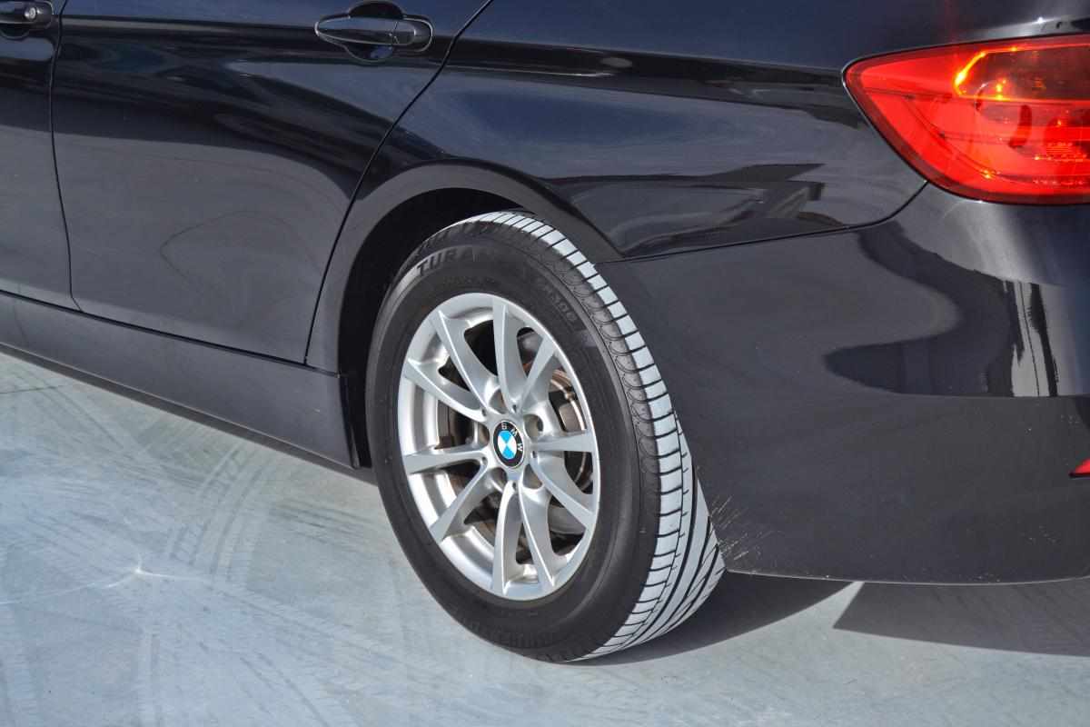 bmw-serie-3-318d-touring-2013-diesel-1995cc