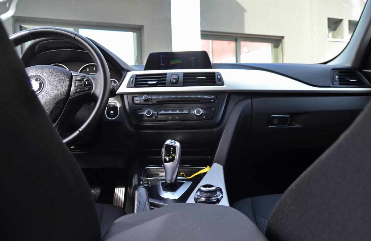 bmw-serie-3-318d-touring-2013-diesel-1995cc