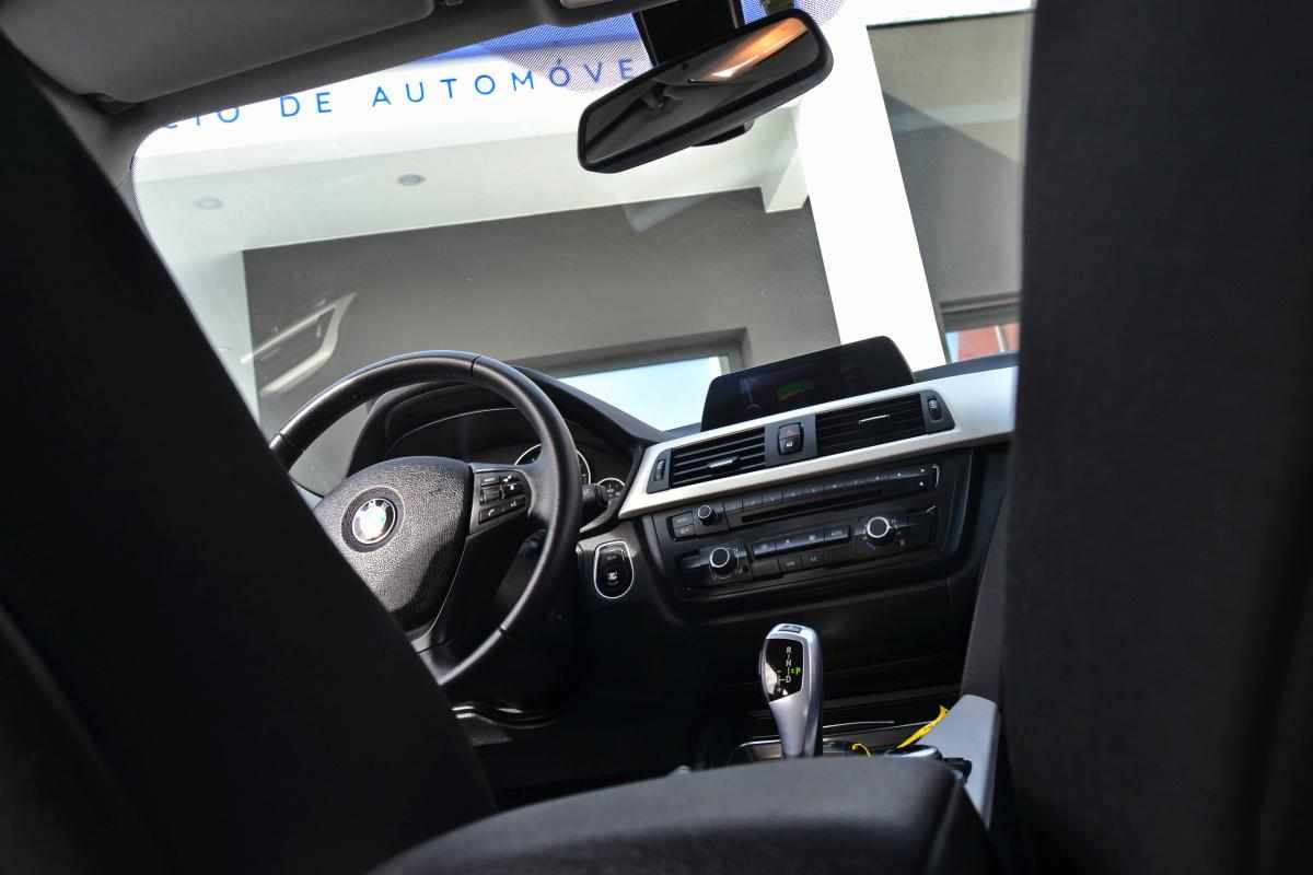 bmw-serie-3-318d-touring-2013-diesel-1995cc