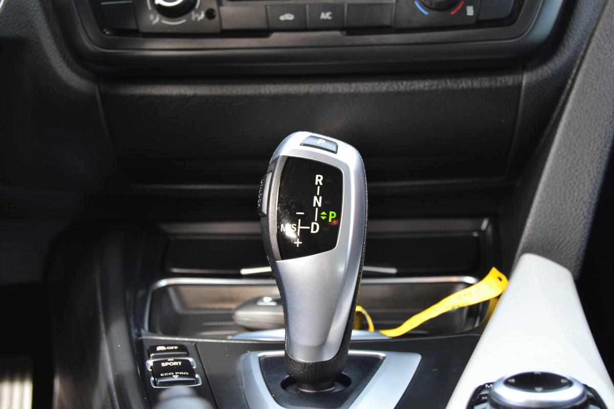 bmw-serie-3-318d-touring-2013-diesel-1995cc