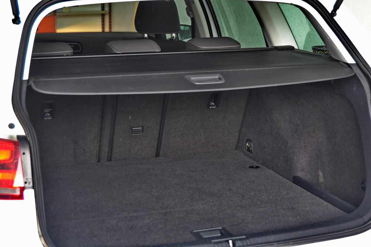 volkswagen-golf-variant-2013-diesel-1600cc