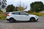 volvo-v40-cross-country-2015-diesel-1600cc