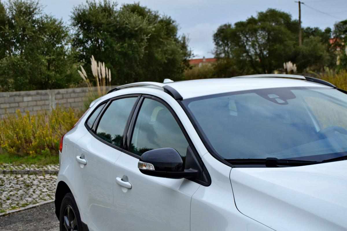 volvo-v40-cross-country-2015-diesel-1600cc