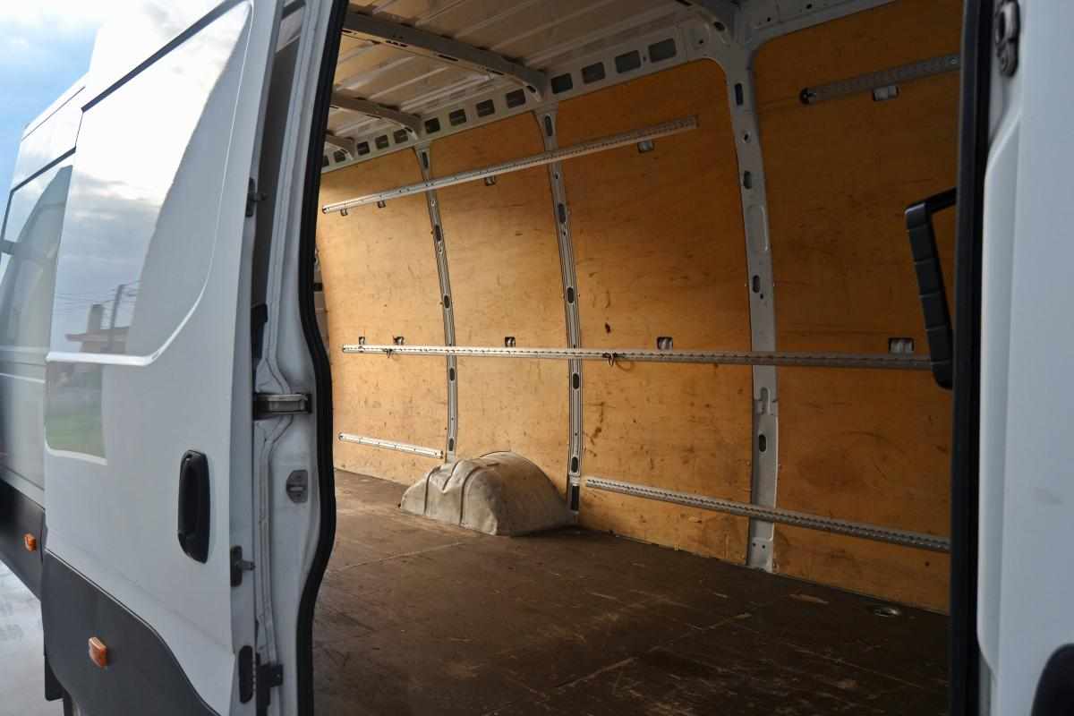 iveco-daily-2014-diesel-2300cc