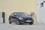 volvo-v40-2016-diesel-2000cc