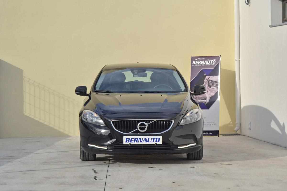 volvo-v40-2016-diesel-2000cc